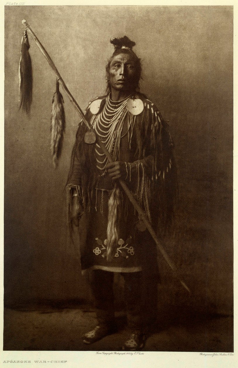 Indios americanos: Retrato de un guerrero apsaroke de Edward Sheriff Curtis