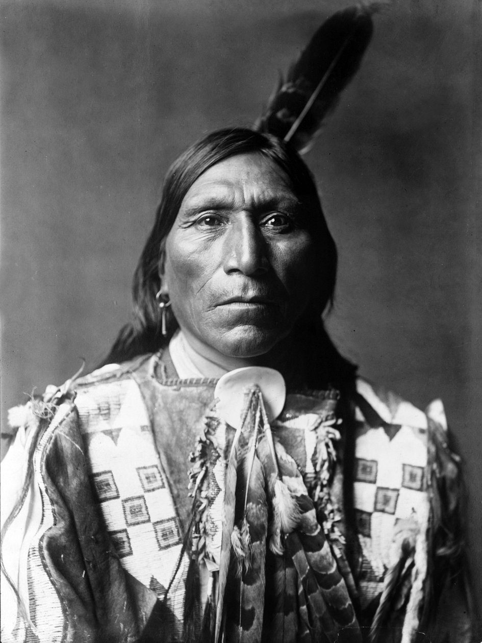 Little Hawk, hombre de Brule, Dakota del Sur, c. 1907, foto Edward S. Curtis de Edward Sheriff Curtis