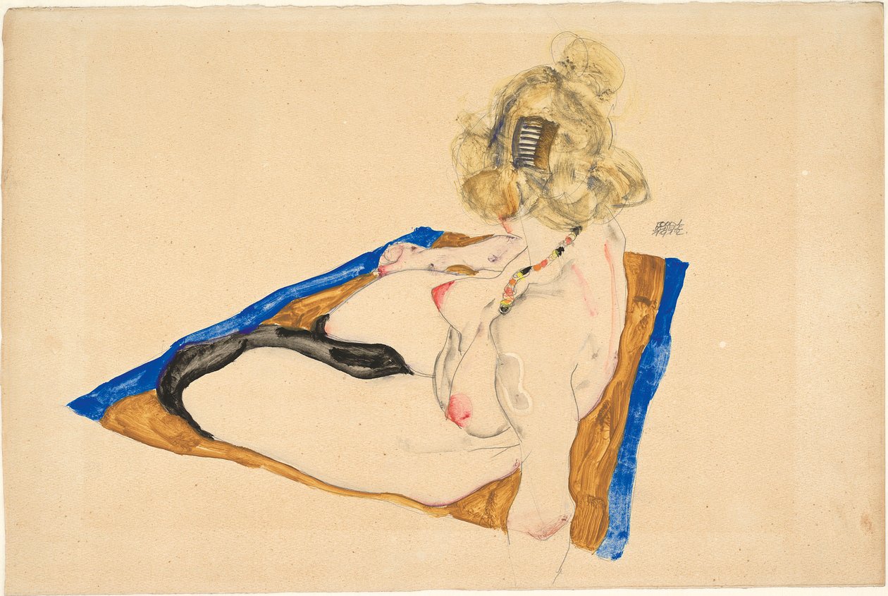 Desnudo rubio sentado en una alfombra marrón con borde azul de Egon Schiele