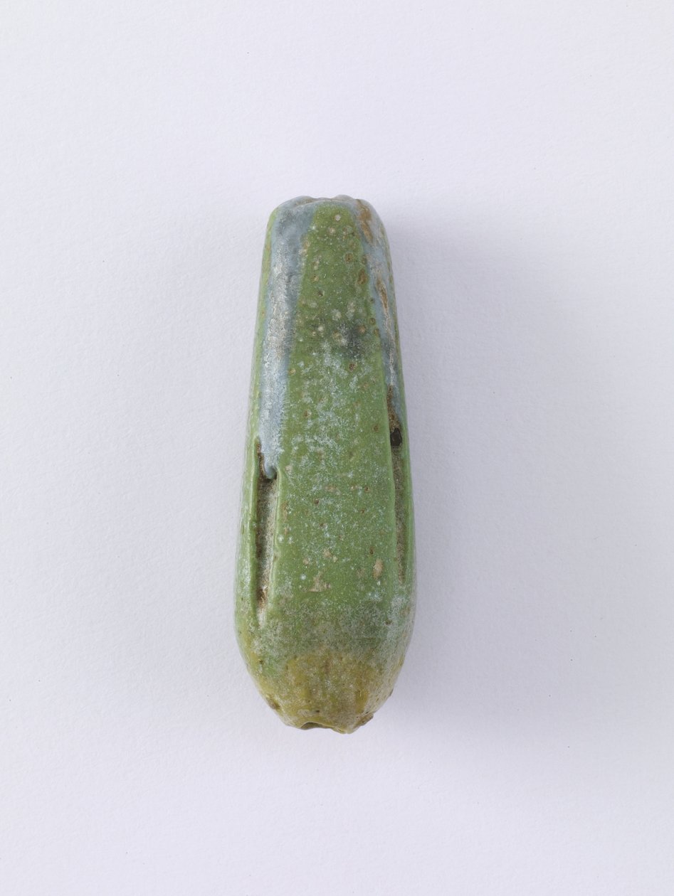 Colgante de cuentas en forma de flor cerrada, posiblemente del Periodo Tardío o Periodo Saíta, 664-525 a.C. de Egyptian