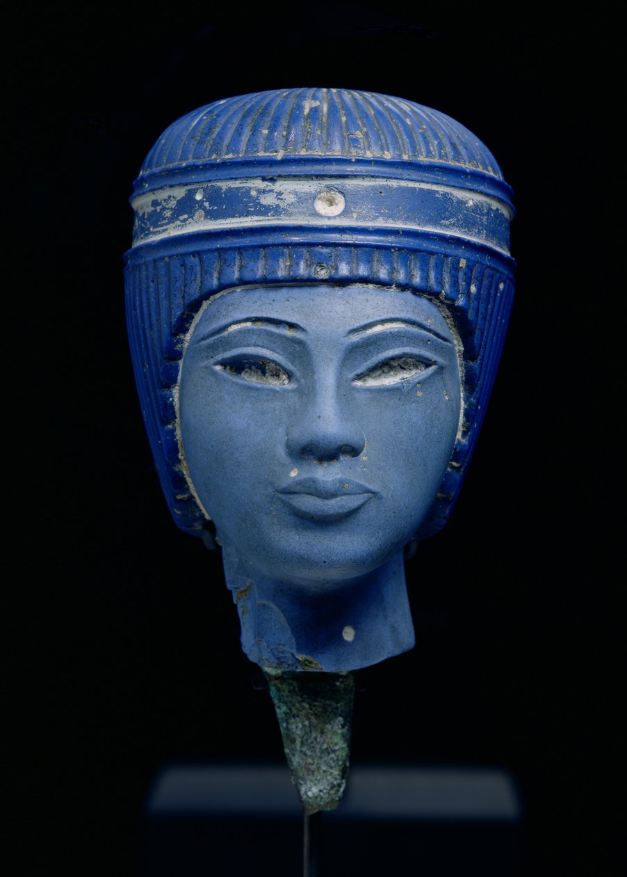 Cabeza real falsa, originalmente pensada como Tutankamón (vidrio prensado) de Egyptian