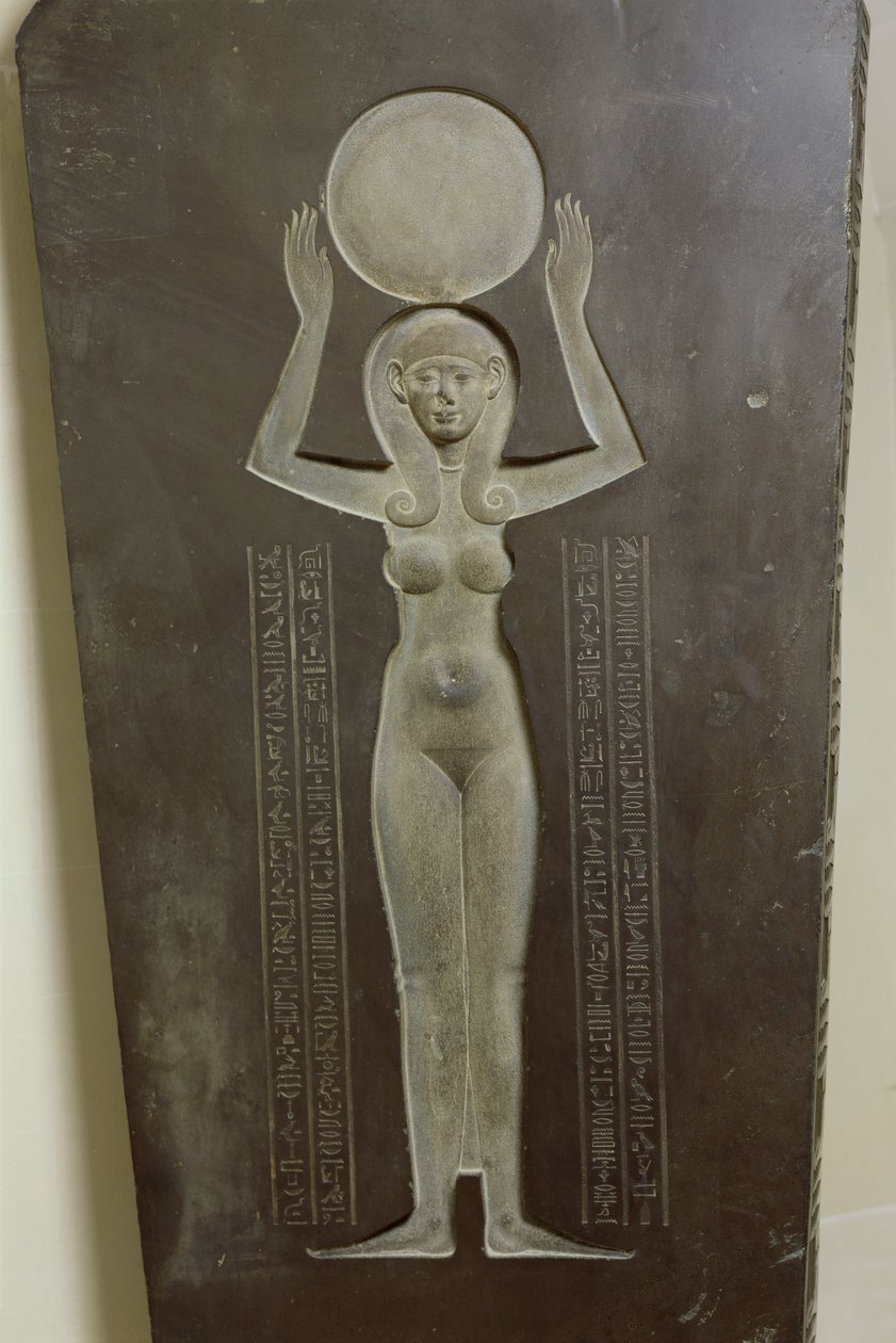 La diosa Nut levantando el sol, del reverso de la tapa del sarcófago de Djedhor, c.378-341 a.C. de Egyptian