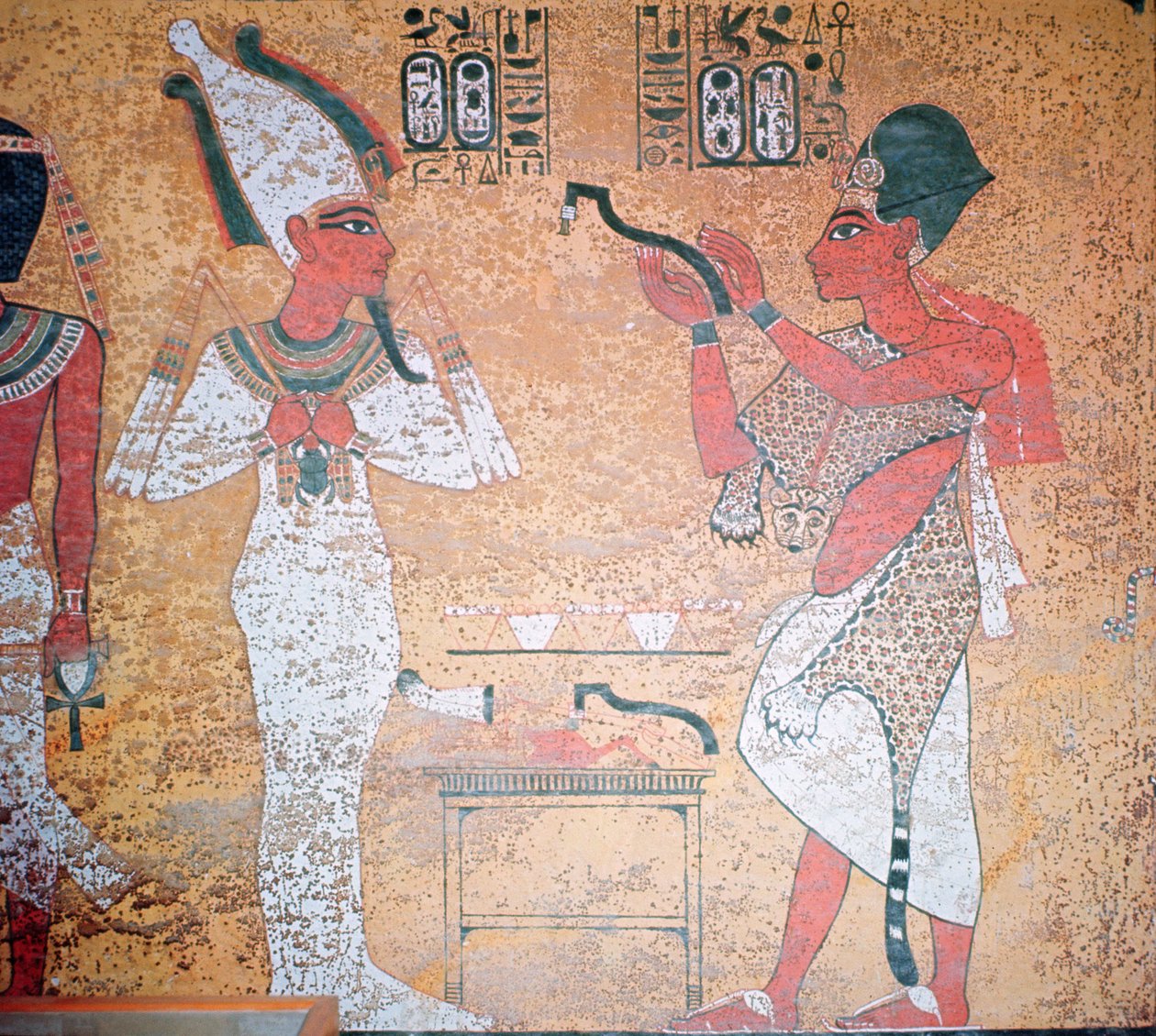 Ay realizando la ceremonia de apertura de la boca en la momia de Tutankamón de Egyptian 18th Dynasty