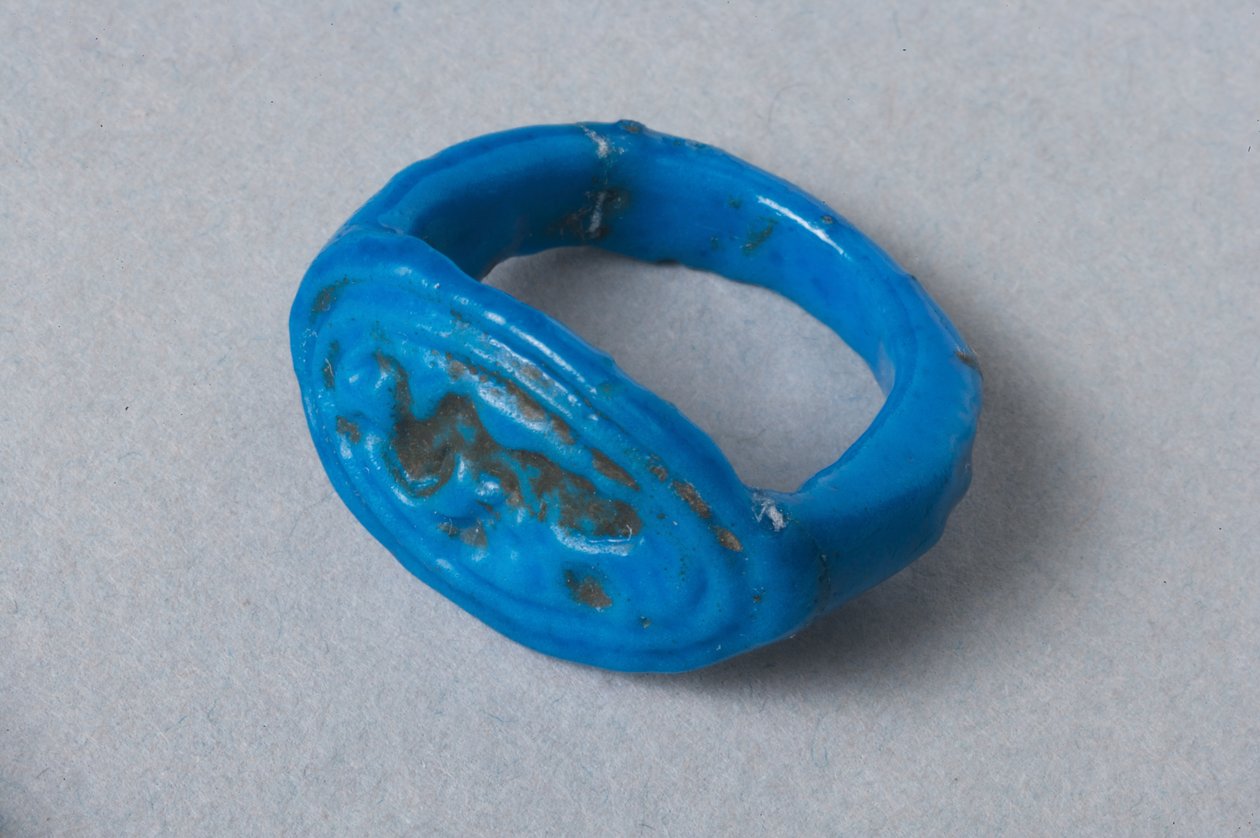 Anillo que representa una figura de Bes bailando, Reino Nuevo de Egyptian 1st Dynasty