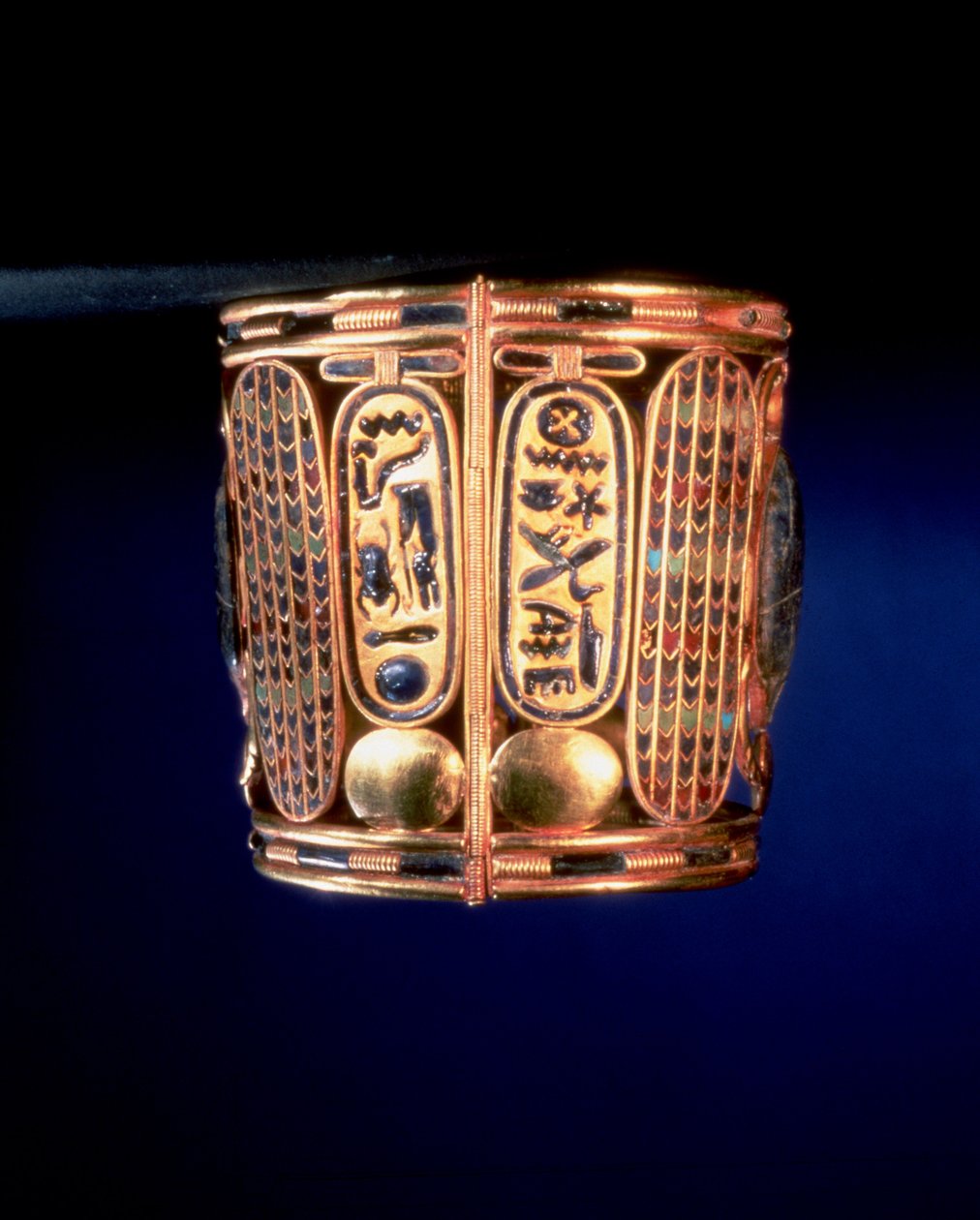 Brazalete con el cartucho de Psusennes I (c.1039-991 a.C.) encontrado en los brazos del rey Amenemope en Tanis, Tercer Período Intermedio de Egyptian 21st Dynasty