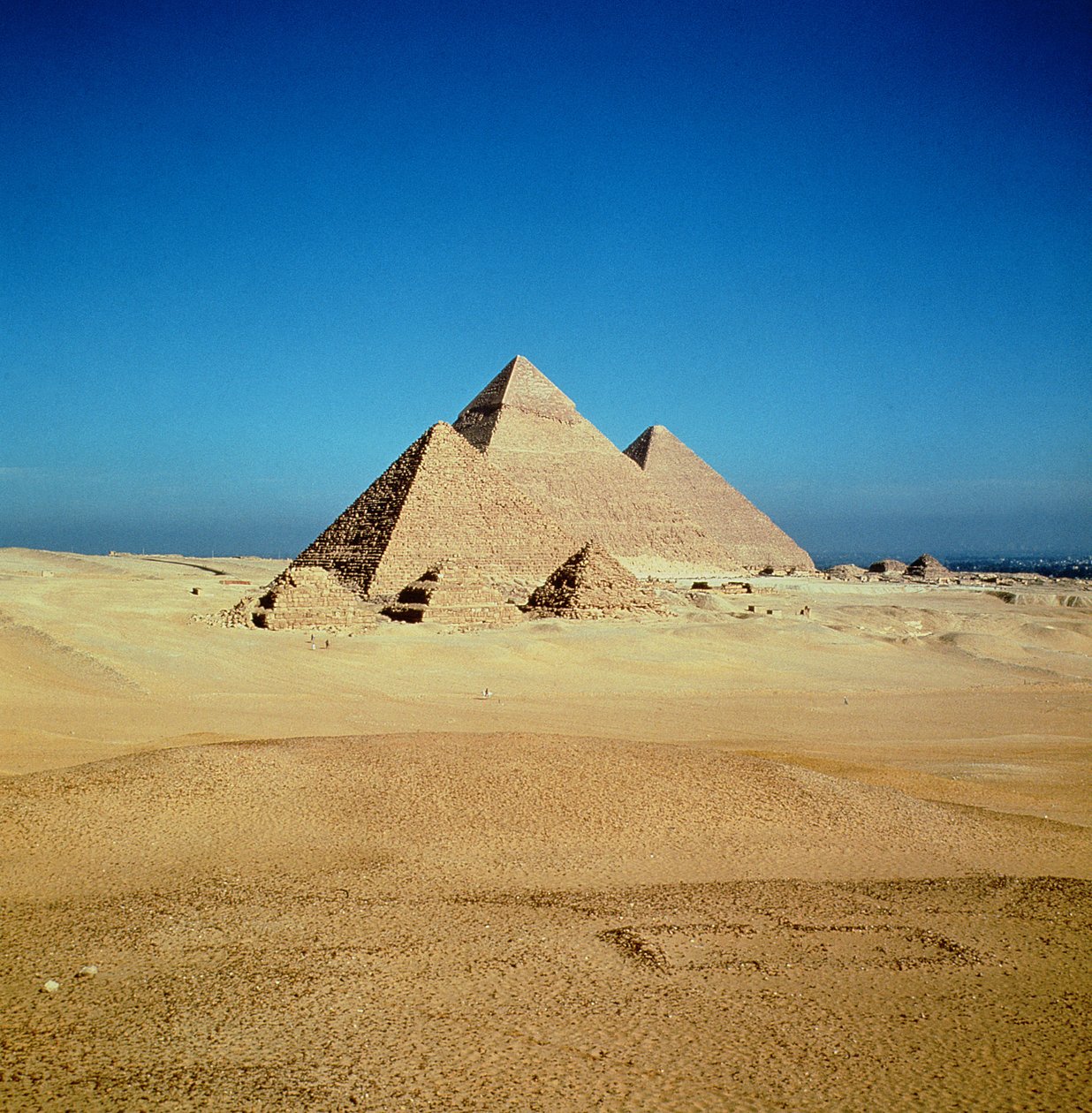 Vista de las Pirámides de Keops, Kefrén y Micerino, Reino Antiguo de Egyptian 4th Dynasty