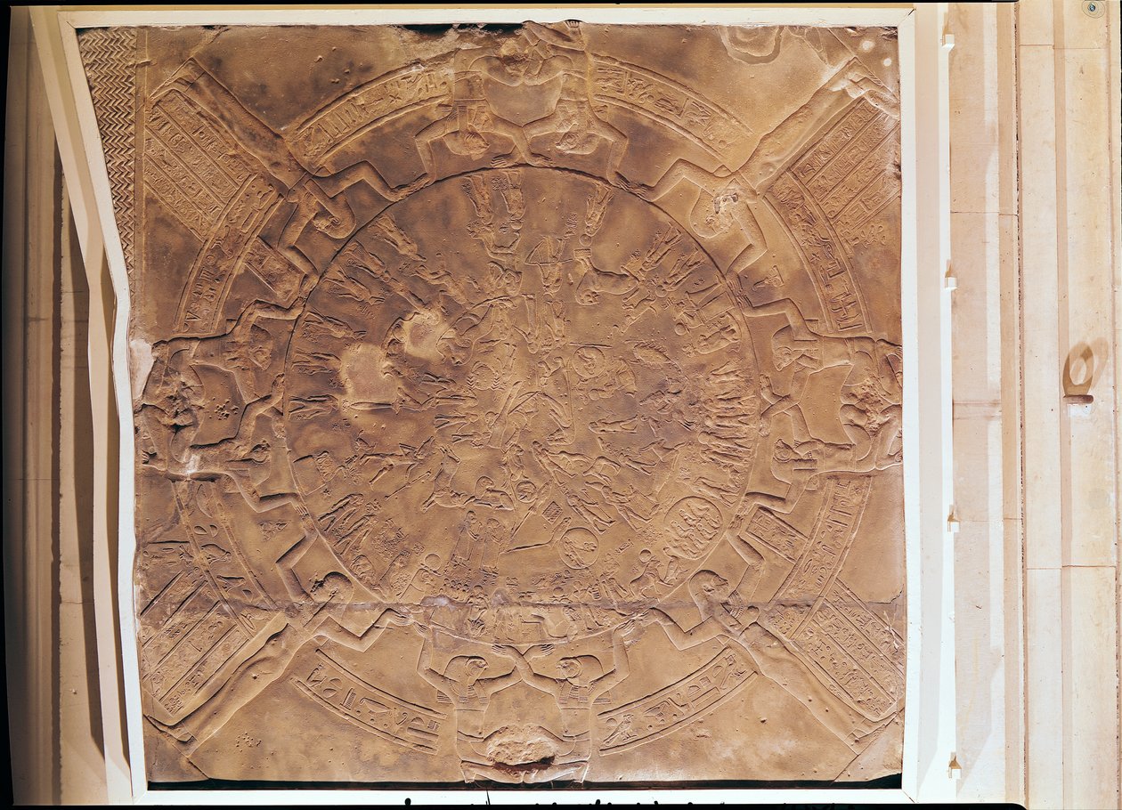 El Zodiaco de Dendarah, del techo de una pequeña capilla (naos) en el Templo de Hathor en Dendarah de Egyptian Ptolemaic Period