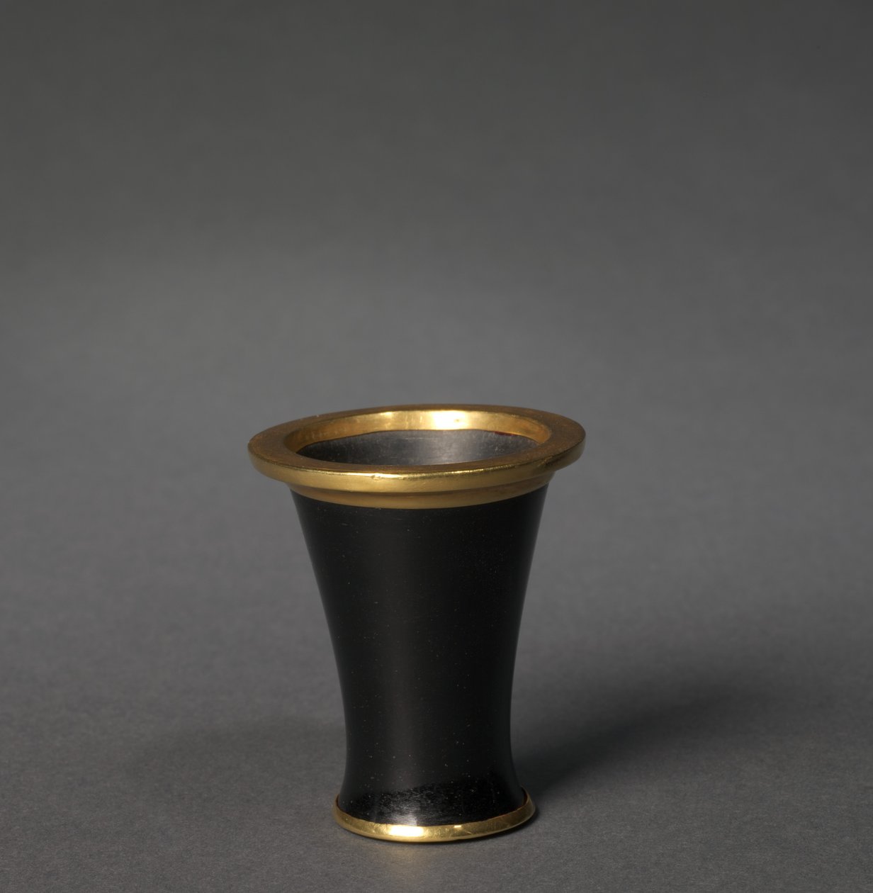 Vasija cosmética (vaso), c.1859-1814 a.C. de Egyptian 12th Dynasty