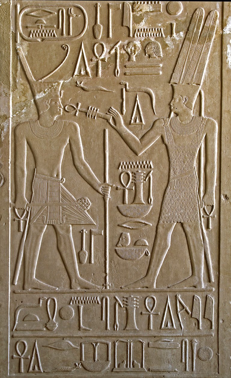 Antigüedad egipcia: jeroglífico que representa a Sesostris I recibiendo de las manos de Amón RA los símbolos de vida y salud - capilla blanca del faraón Sesostris I (1962-1928 a.C.) dinastía XII, santuario construido para rendir homenaje al dios Amón - mus de Egyptian 12th Dynasty
