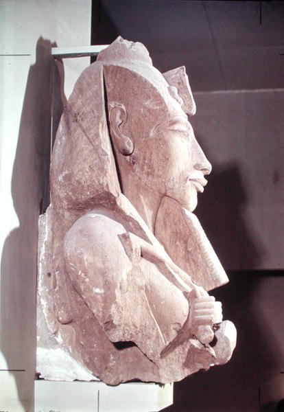 Busto de Amenofis IV (Akenatón) del Templo de Amón, Karnak, c.1353-1337 a.C. de Egyptian 18th Dynasty