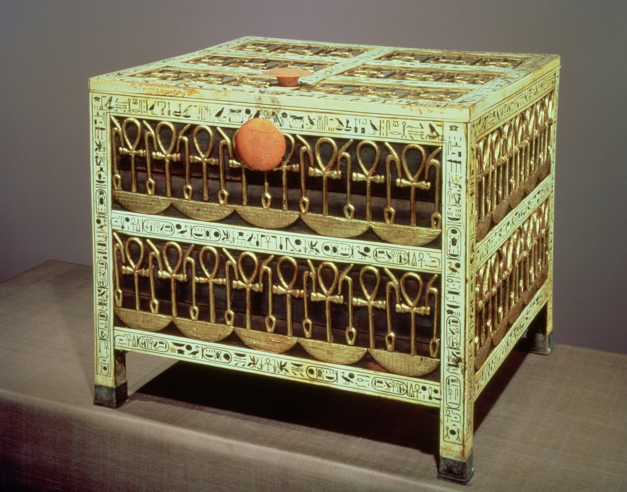 Cofre del tesoro de la tumba de Tutankamón (c.1370-52 a.C.) Nuevo Reino de Egyptian 18th Dynasty