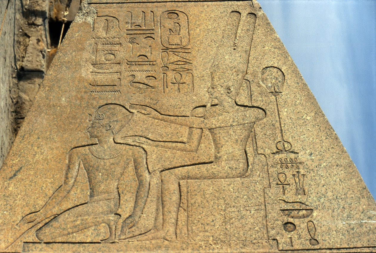 (detalle) del obelisco caído de la Reina Hatshepsut de Egyptian 18th Dynasty