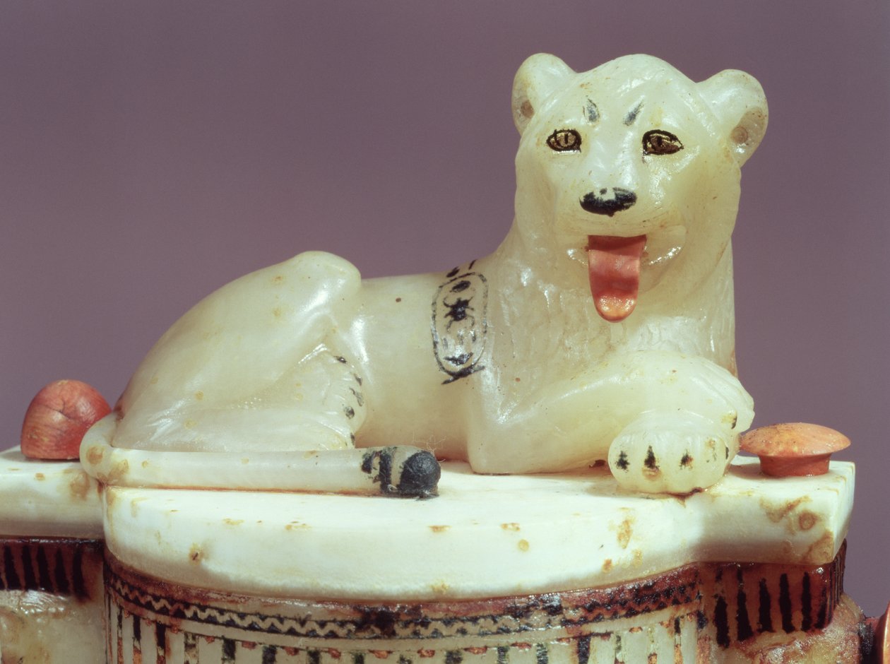 Detalle de la tapa de un frasco de ungüento con una figura del rey como león, de la tumba de Tutankamón, Reino Nuevo de Egyptian 18th Dynasty