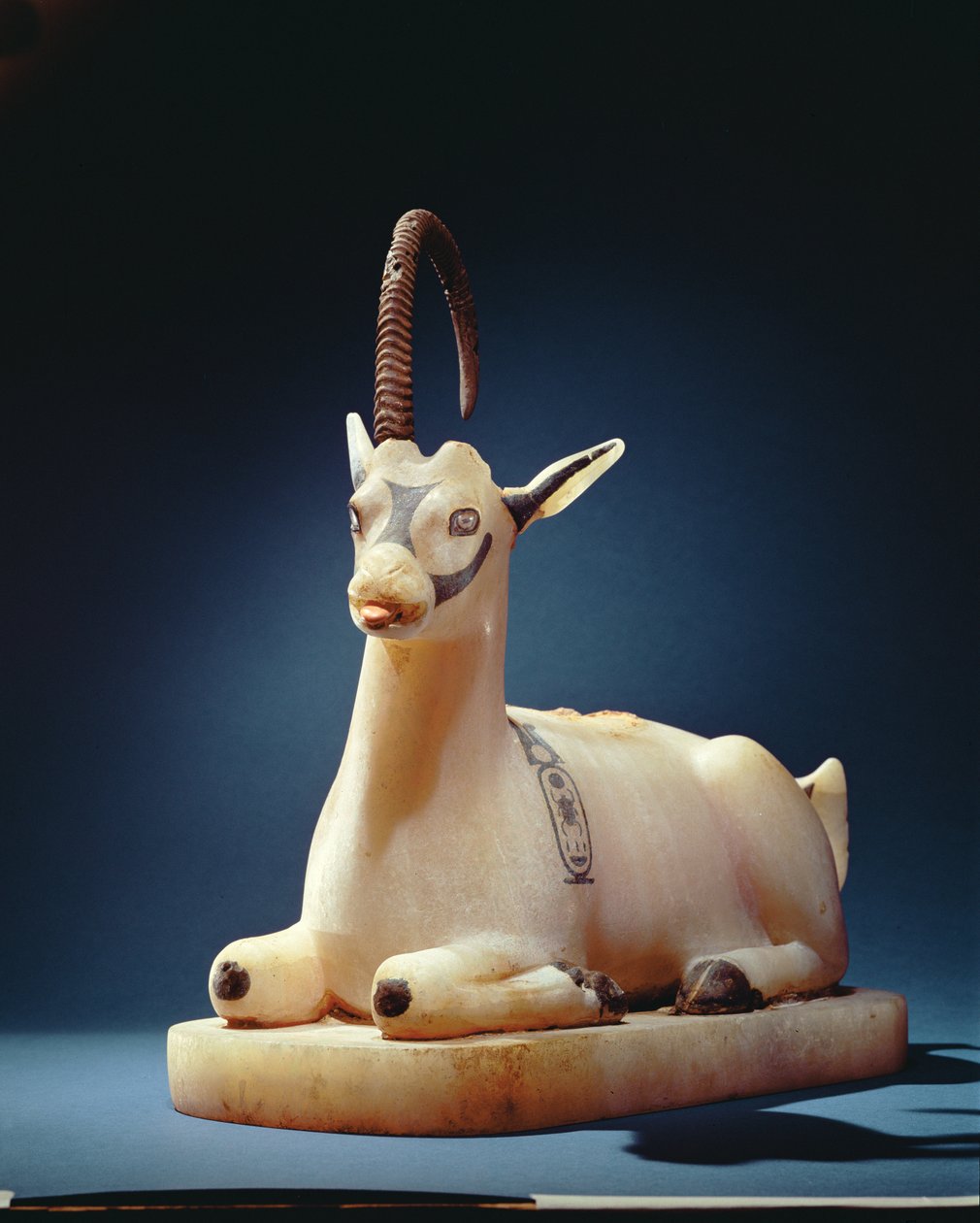 Tapa de un frasco de ungüento en forma de íbice, de la tumba de Tutankamón, Nuevo Reino de Egyptian 18th Dynasty