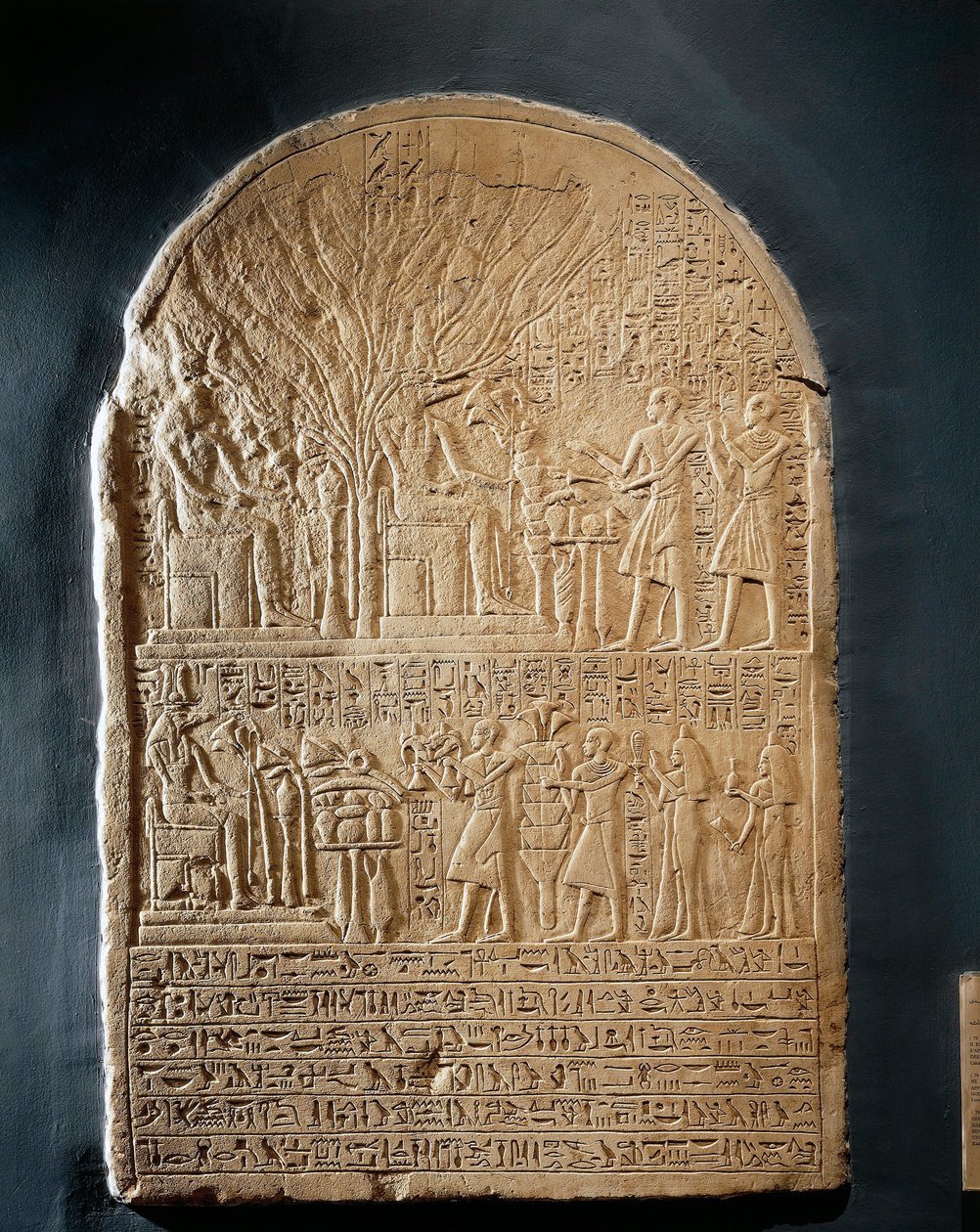 Estela de piedra caliza del Sumo Sacerdote de Sobek, del Templo de Sobek en Dahamcha. de Egyptian 18th Dynasty