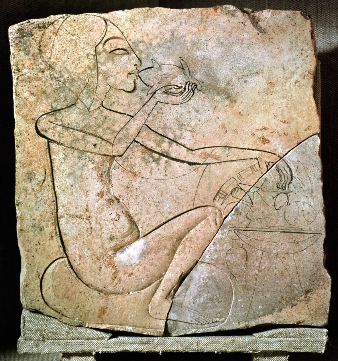 Relieve que representa a una princesa comiendo un pato asado, del Palacio Norte en Tell El-Amarna, Nuevo Reino, c.1353-1337 a.C. (piedra caliza) de Egyptian 18th Dynasty