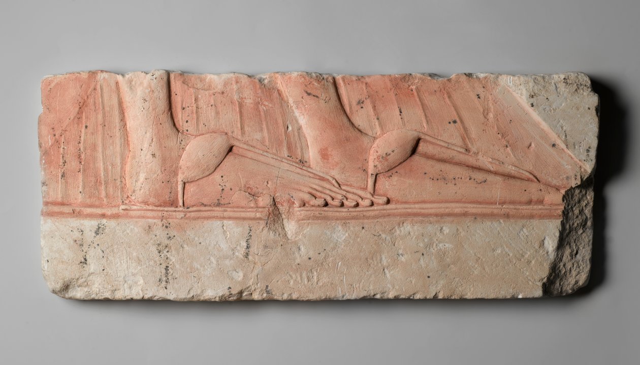 Relieve que representa los pies con sandalias de mujeres reales, de Tell el-Amarna, Nuevo Reino, c.1353-1332 a.C. de Egyptian 18th Dynasty