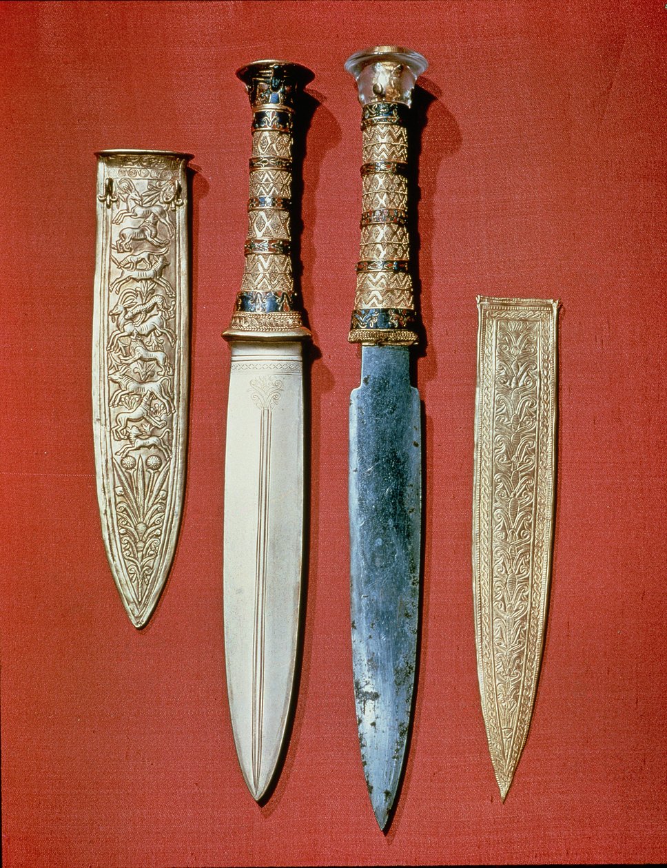 Las dos dagas del rey, de la tumba de Tutankamón (c.1370-52 a.C.) Nuevo Reino de Egyptian 18th Dynasty