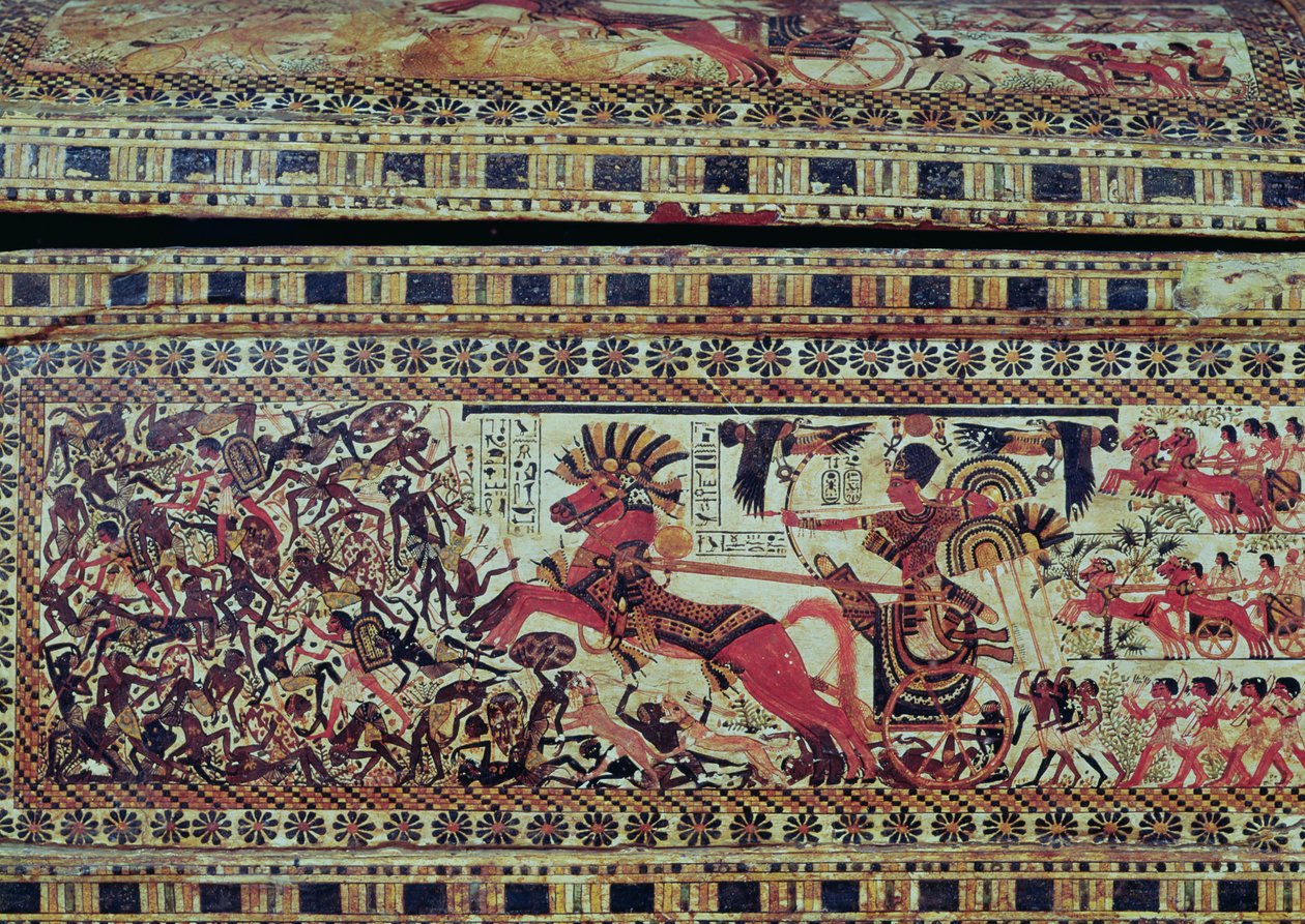 Tutankamón (c.1370-1352 a.C.) en su carro atacando africanos, detalle del lado de un cofre, Nuevo Reino, c.1340 a.C. de Egyptian 18th Dynasty
