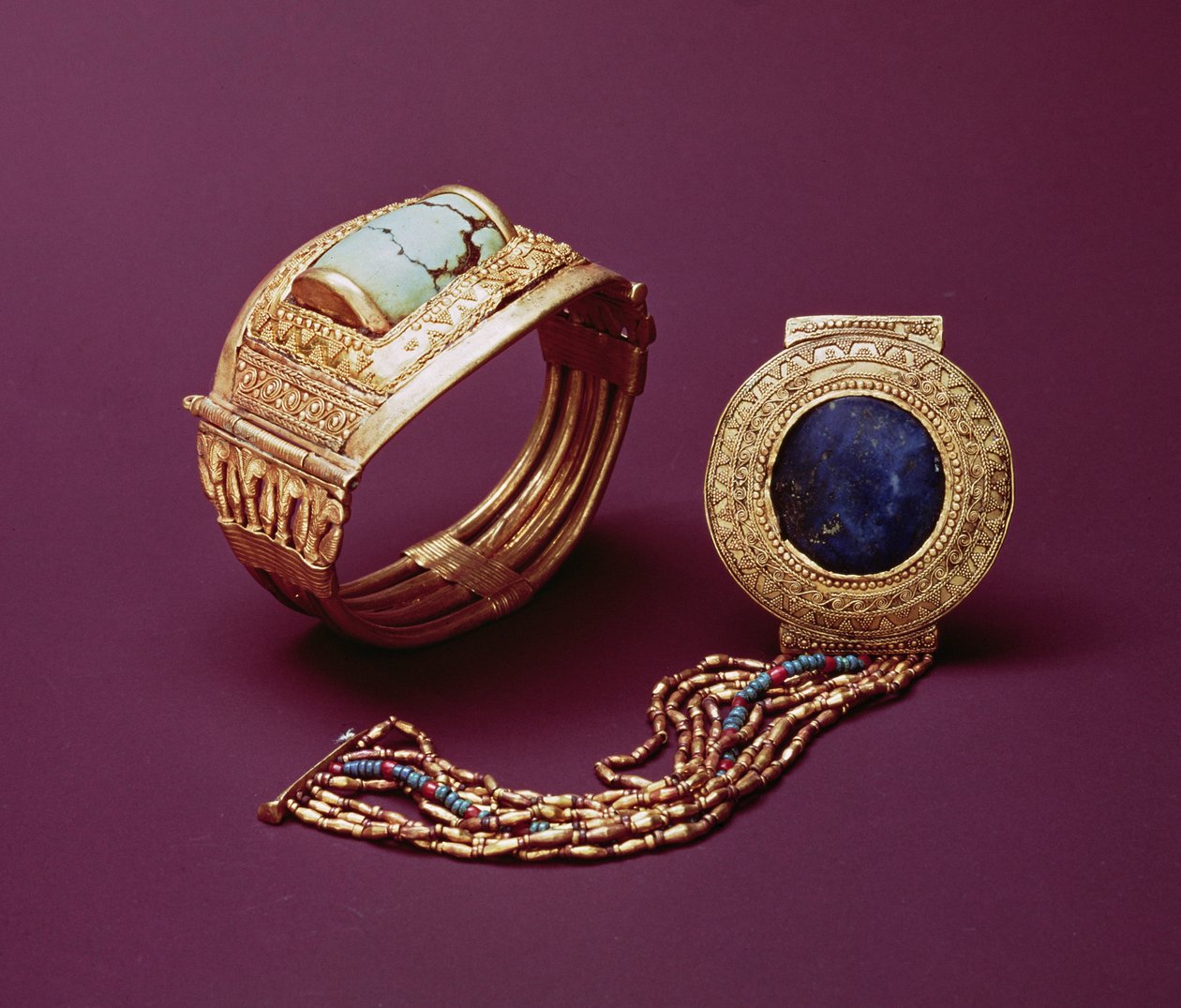 Dos brazaletes, de la tumba de Tutankamón (c.1370-1352 a.C.) Reino Nuevo de Egyptian 18th Dynasty