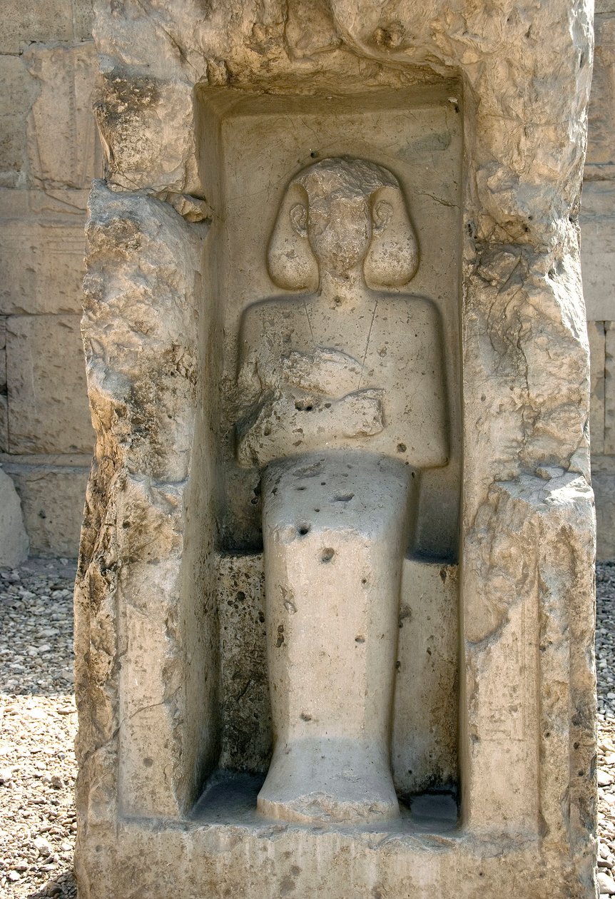 Arte egipcio antiguo: Bajo relieve del dios Osiris en el patio del templo de Seti I de Egyptian 19th Dynasty