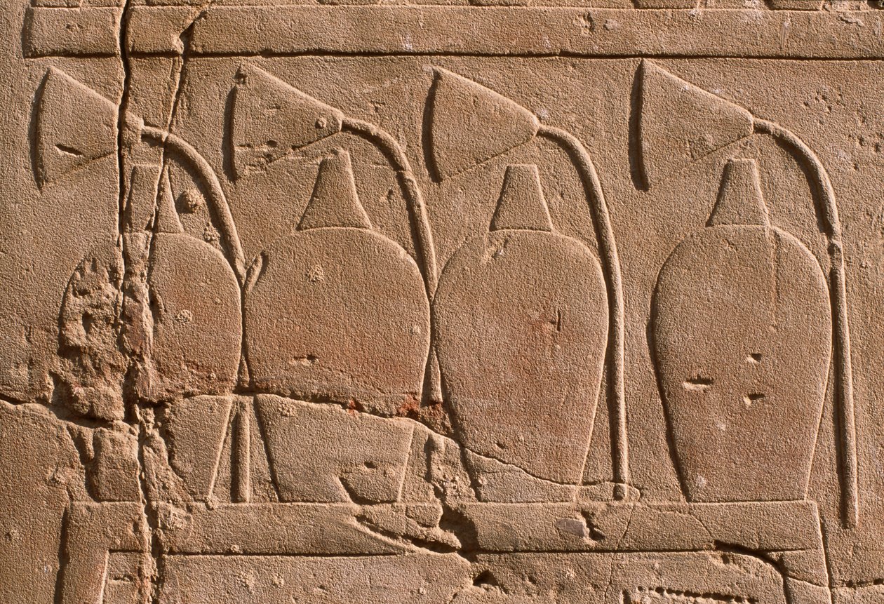 (detalle) de un relieve que representa jarras y flores de loto de Egyptian 19th Dynasty