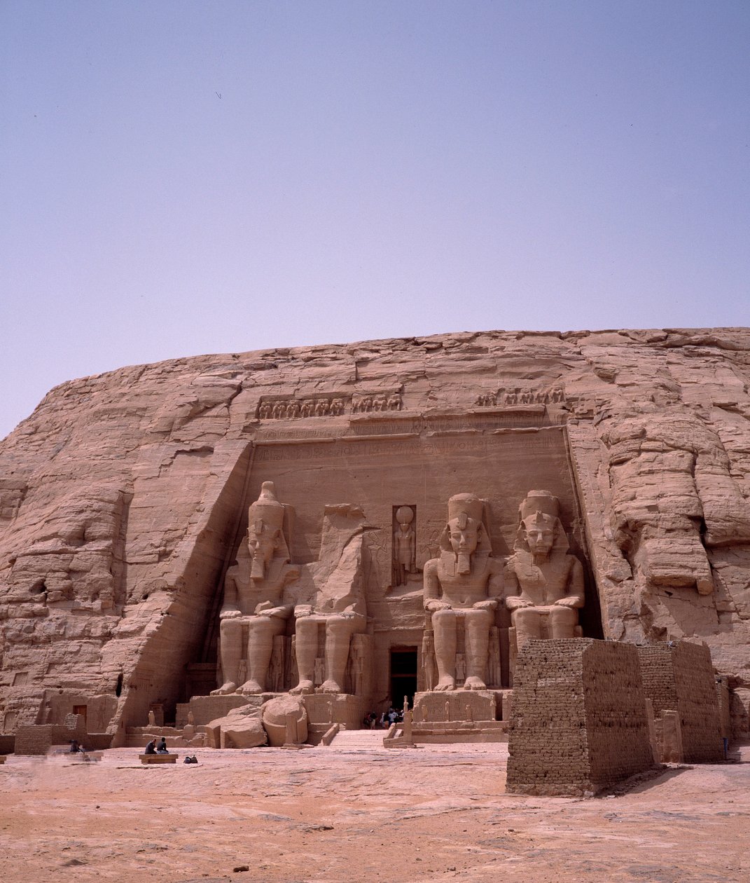 Antigüedad egipcia: Coloso del Templo de Ramsés II. 1271-1256 a.C. Abu Simbel, Asuán, Egipto de Egyptian 19th Dynasty