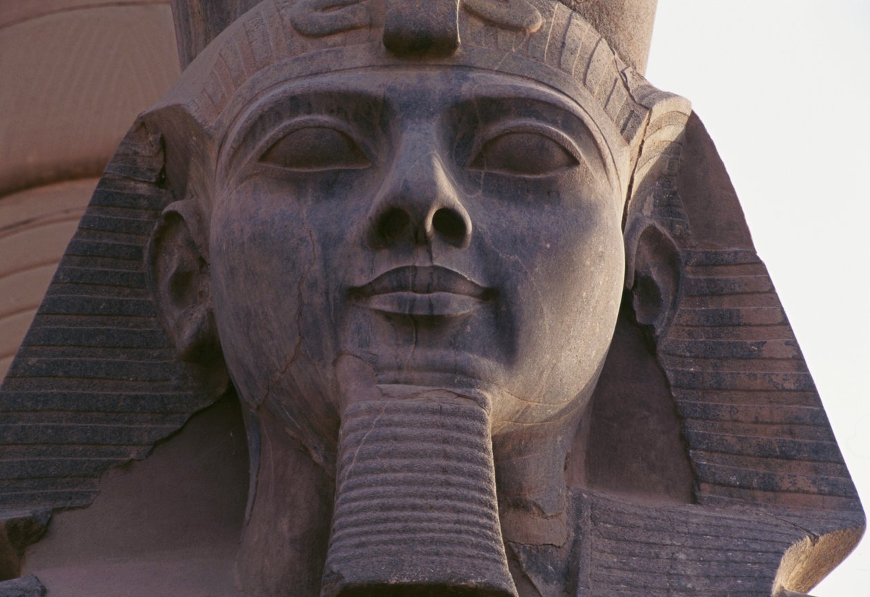 Rostro de la estatua de Ramsés II sentado, Necrópolis tebana (Lista del Patrimonio Mundial de la UNESCO de Egyptian 19th Dynasty