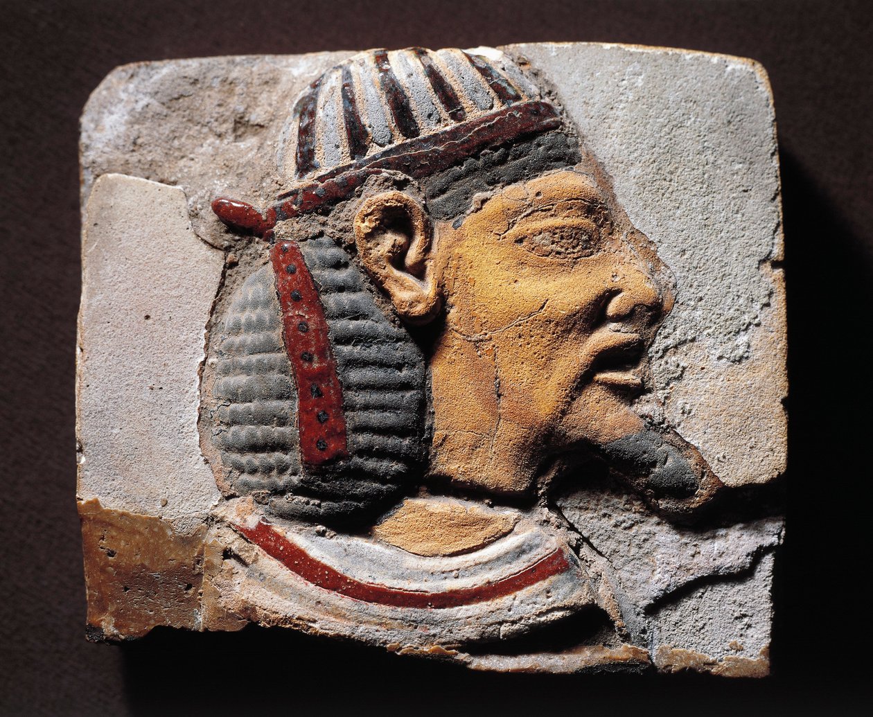 Fragmento de decoración, mayólica con cabeza de prisionero semita sirio de Egyptian 19th Dynasty
