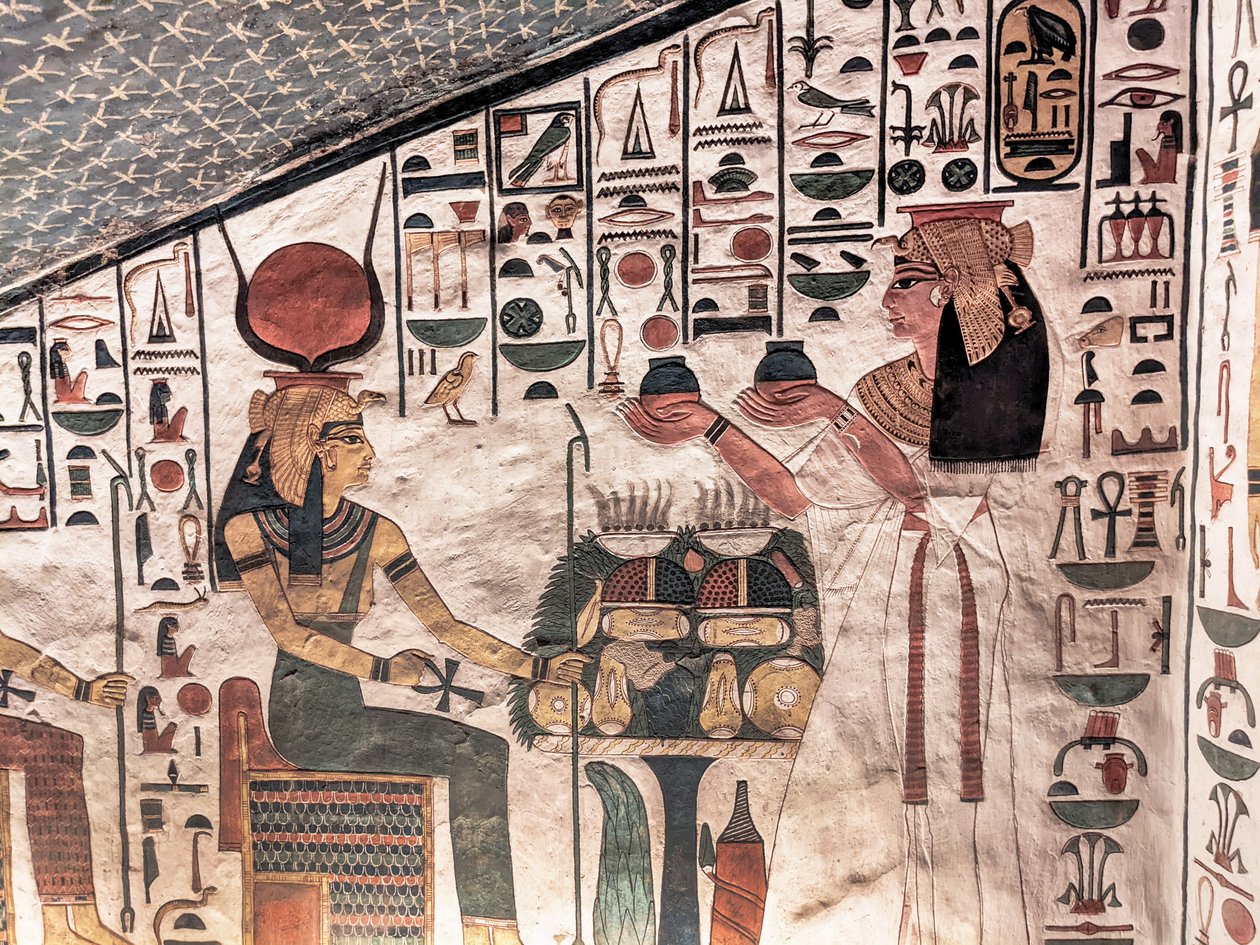 Reina ofreciendo jarrones rituales (pintura mural) de Egyptian 19th Dynasty