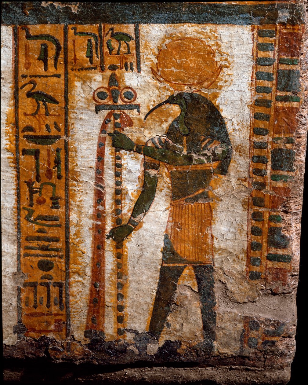 Antigüedad egipcia: Thot, el dios de la luna, en forma de hombre con cabeza de ibis. Decoración del sarcófago antropoide del escriba Butehamon, dinastía XXI de Egyptian 21st Dynasty