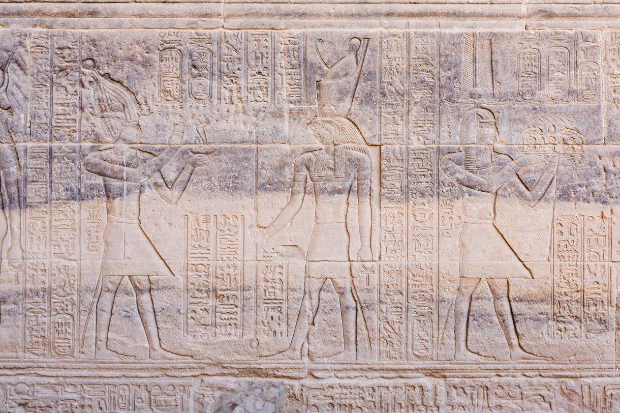 Relieves del templo de Philae, Asuán, Egipto de Egyptian 30th Dynasty