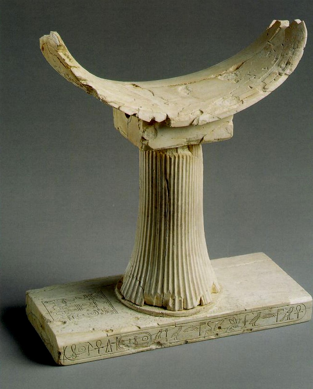 Reposacabezas con el nombre de Pepi II de Egyptian 6th Dynasty