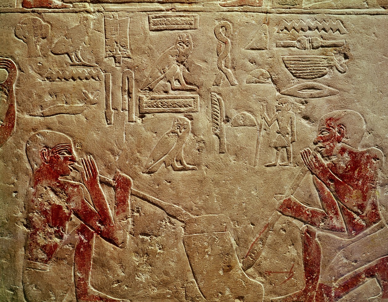Relieve que representa sopladores de vidrio, de la Mastaba de Kaemrehu, Saqqara, Reino Antiguo, c.2325 a.C. de Egyptian 6th Dynasty