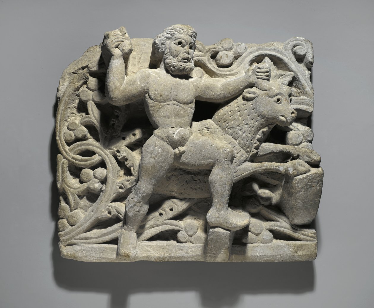 Heracles golpeando a Acheloos en forma de toro, de Oxyrhynchus, c.300-500 de Egyptian School