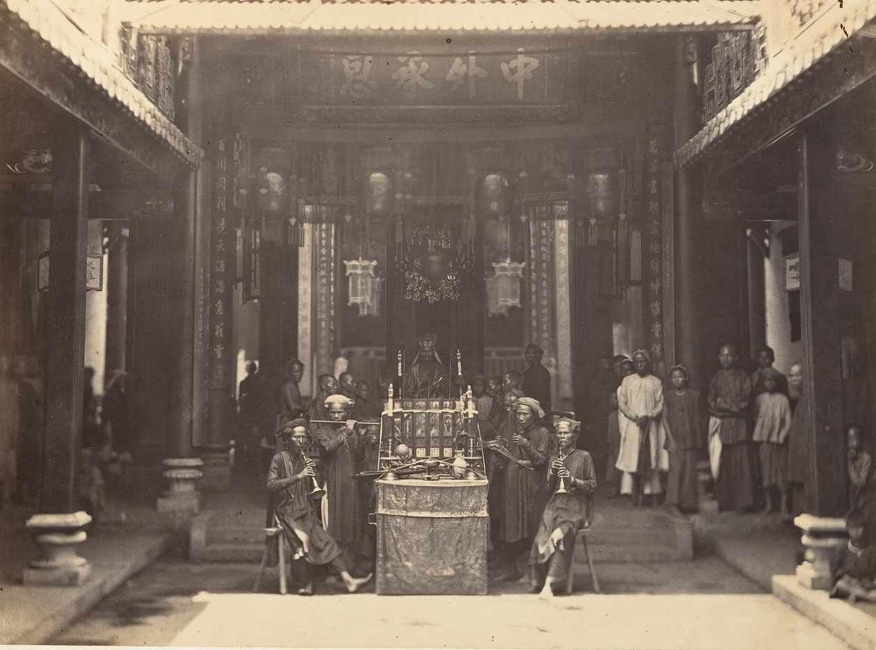 Ceremonia religiosa en la Pagoda China de Cholen, Saigón, Cochinchina, 1866 de Emile Gsell