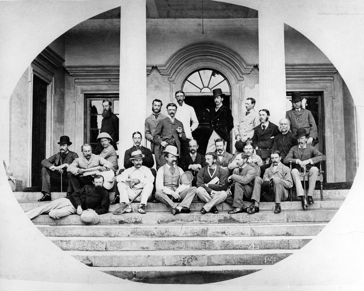 Un grupo de oficiales del ejército británico, c.1870s de English Photographer