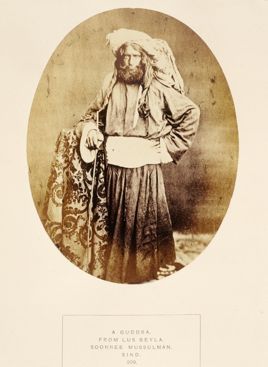 Un Guddra, de Lus Beyla, Soonnee Musulmán, Sind, de The People of India, por J. Forbes Watson, publicado en 1868 de English Photographer