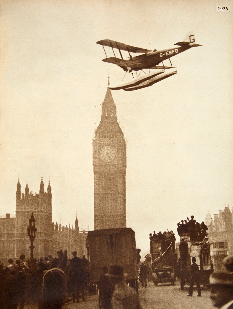 Alan Cobham aterrizando en el Támesis en Westminster, Londres, 1926 de English Photographer