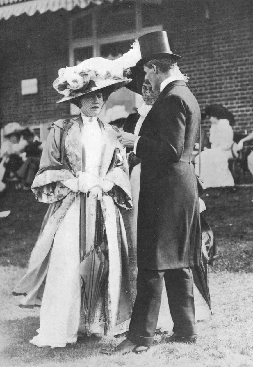 Alice Keppel y su esposo George, 1909 de English Photographer
