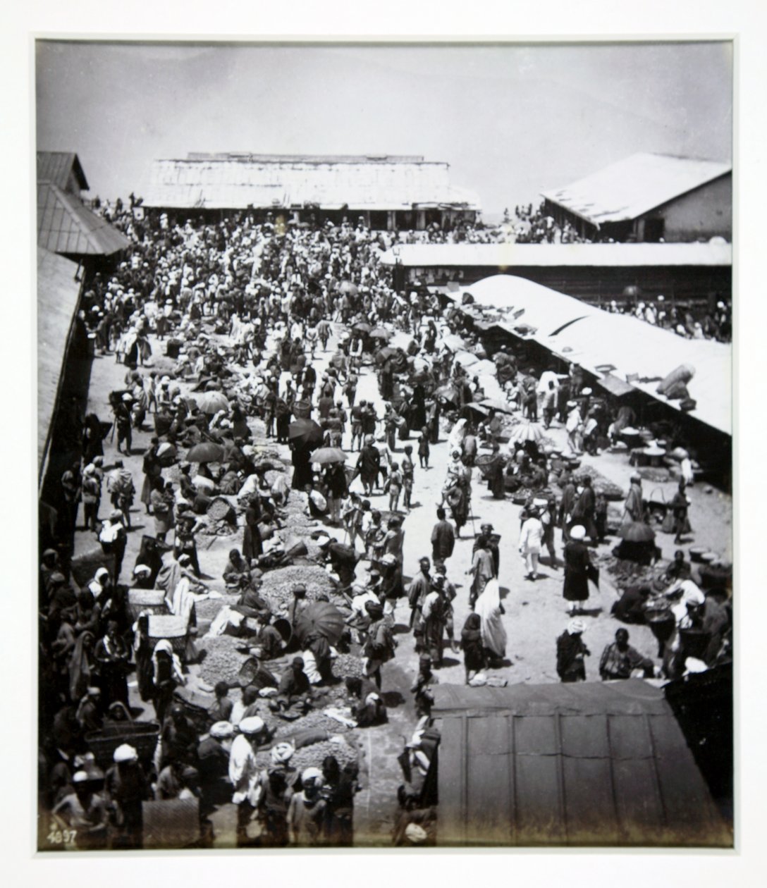 Bazar, Darjeeling, fotografía atribuida a Bourne y Shepherd, c.1880 de English Photographer