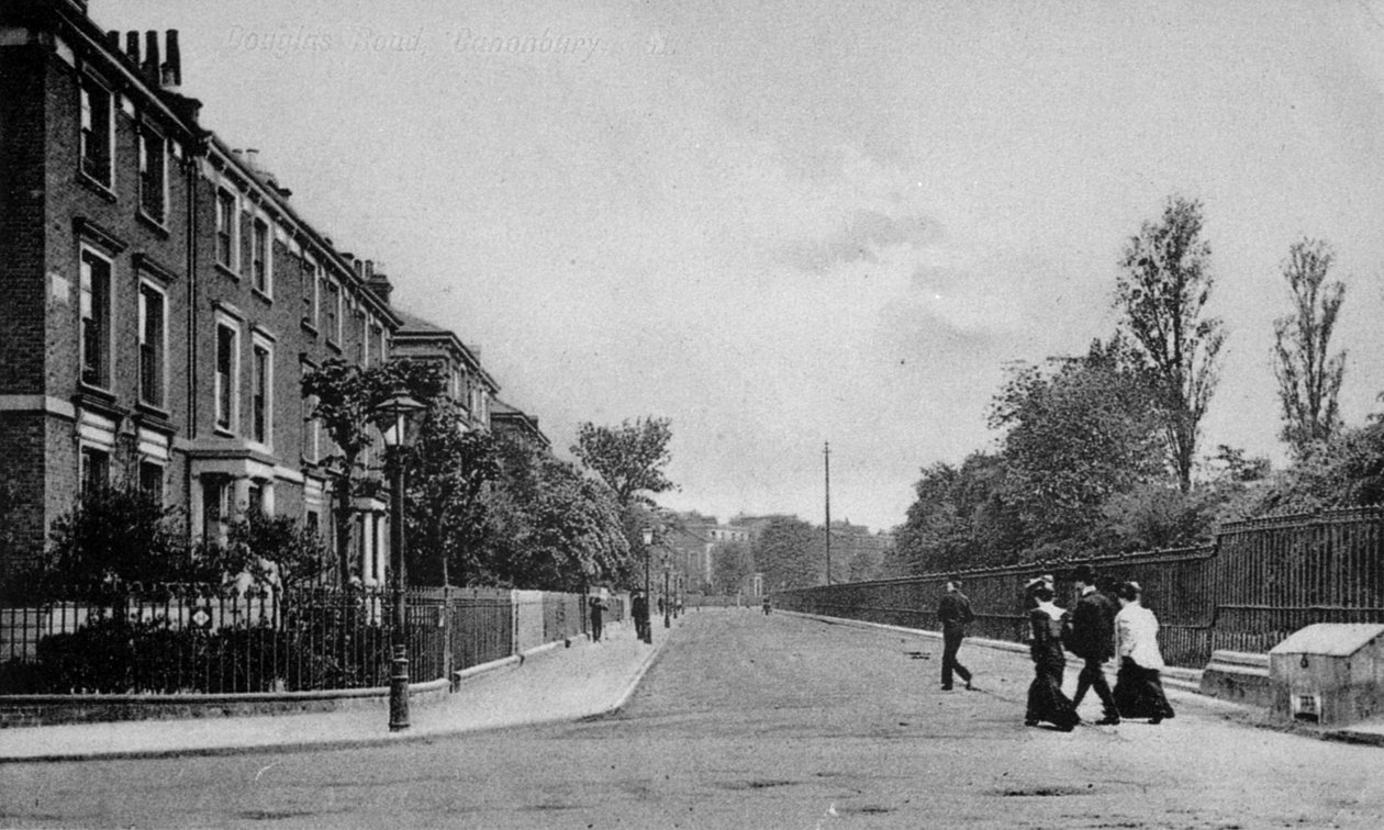 Douglas Road, Canonbury, Islington de English Photographer