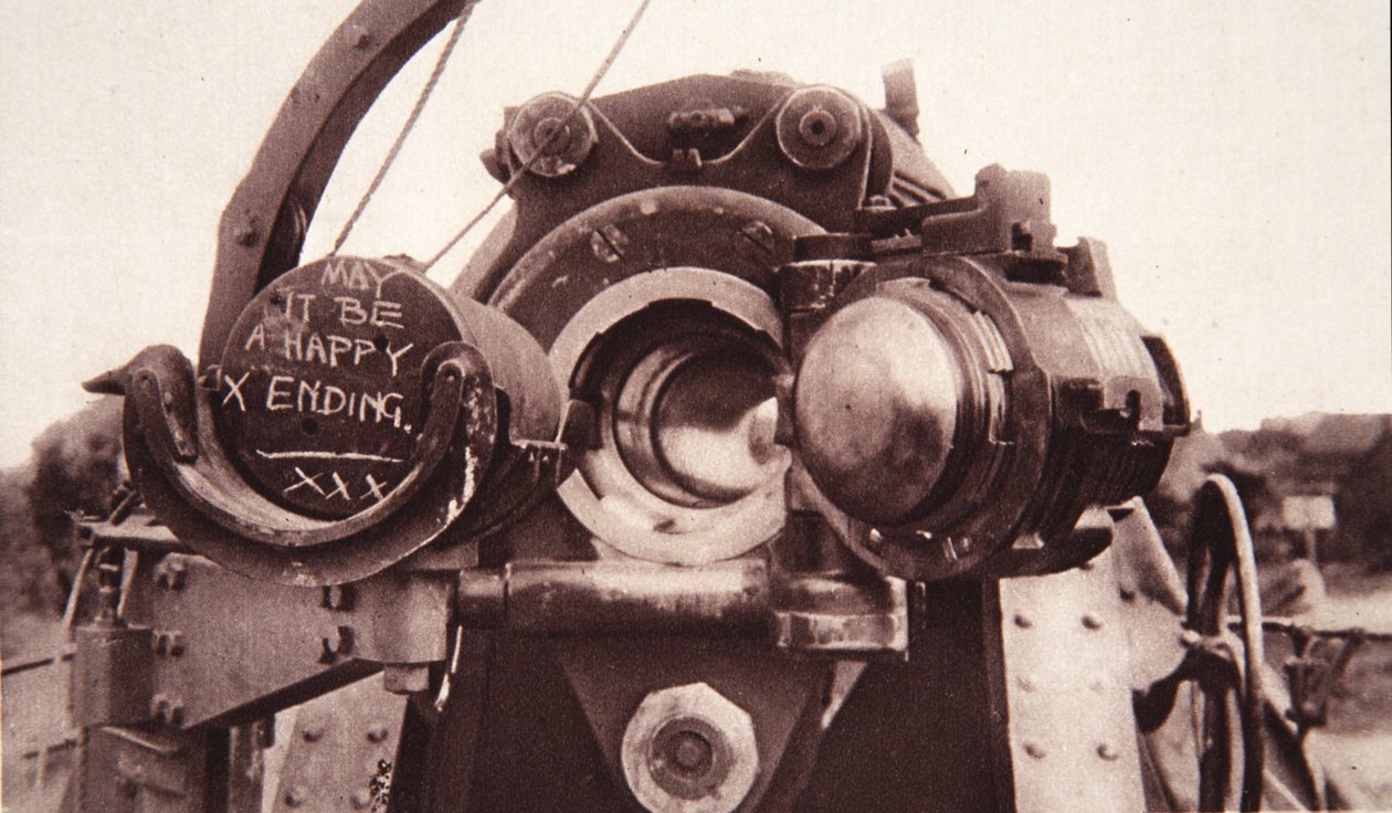 En una de las baterías de Strafing: Un mensaje para Fritz, de The Illustrated War News, 5 de julio de 1916 de English Photographer