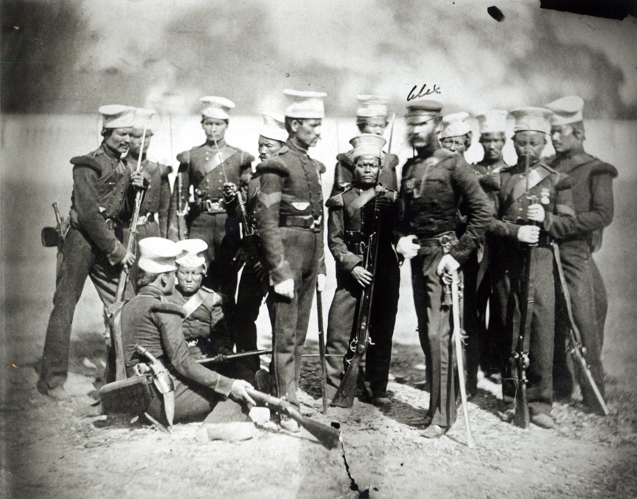 Nuevo Batallón de Fusileros Nusseeree y el Mayor A. Bagot, 1857 de English Photographer
