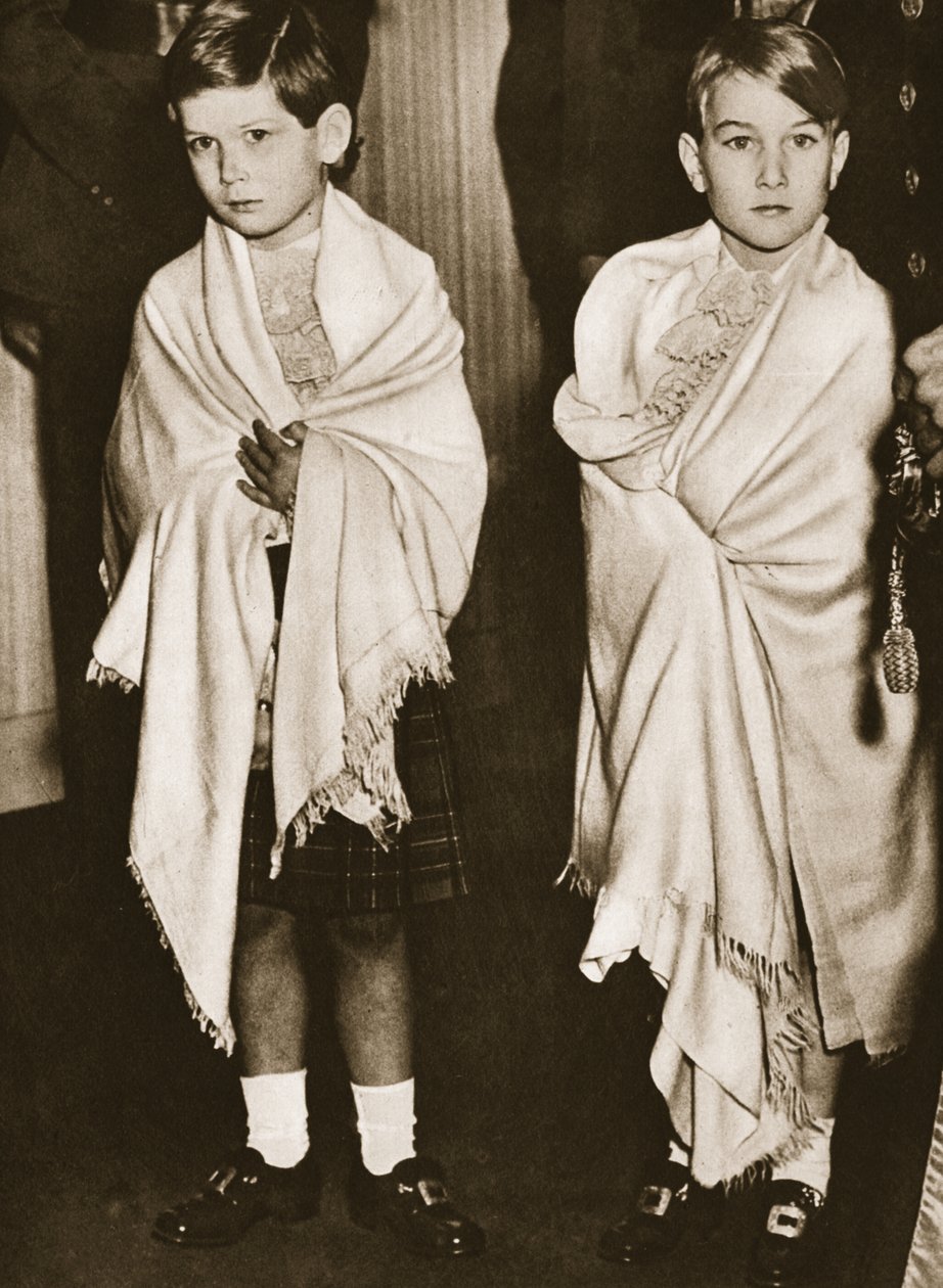 Príncipe Michael de Kent y Príncipe William de Gloucester, pajes en la boda de la Princesa Isabel, 1947 de English Photographer