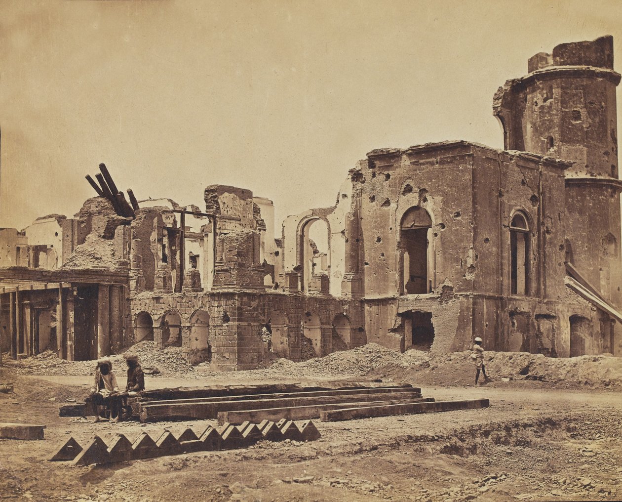Palacio en ruinas, c.1858 de English Photographer