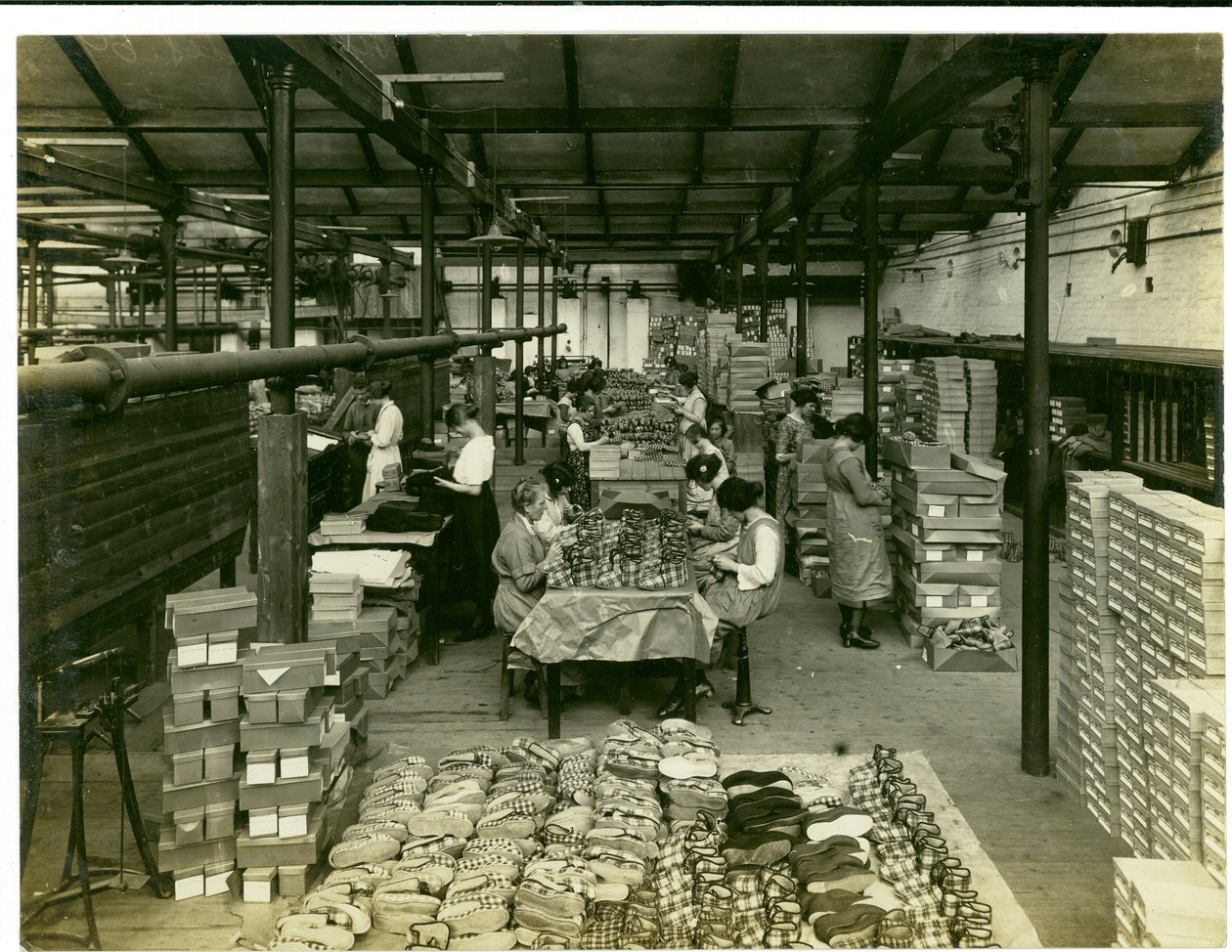 Acabado de zapatillas, Long Meadow, 1923 de English Photographer