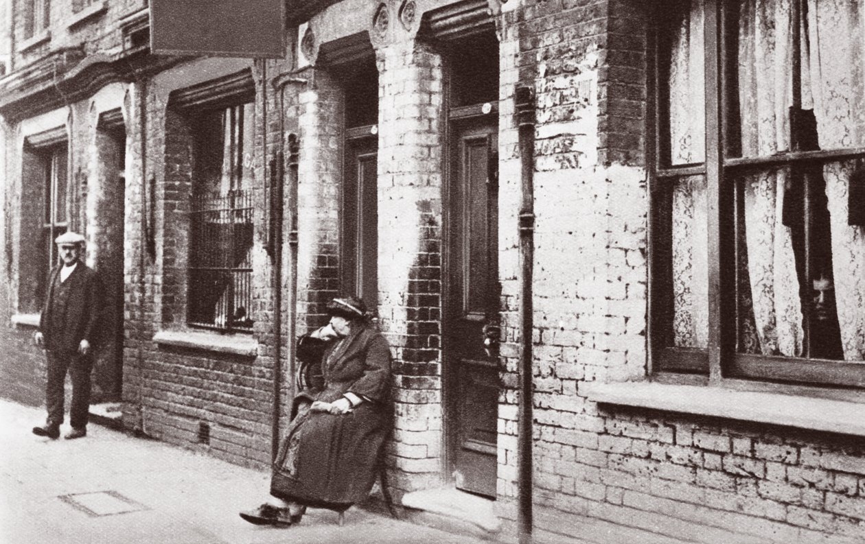 Barrios bajos, 1934 de English Photographer