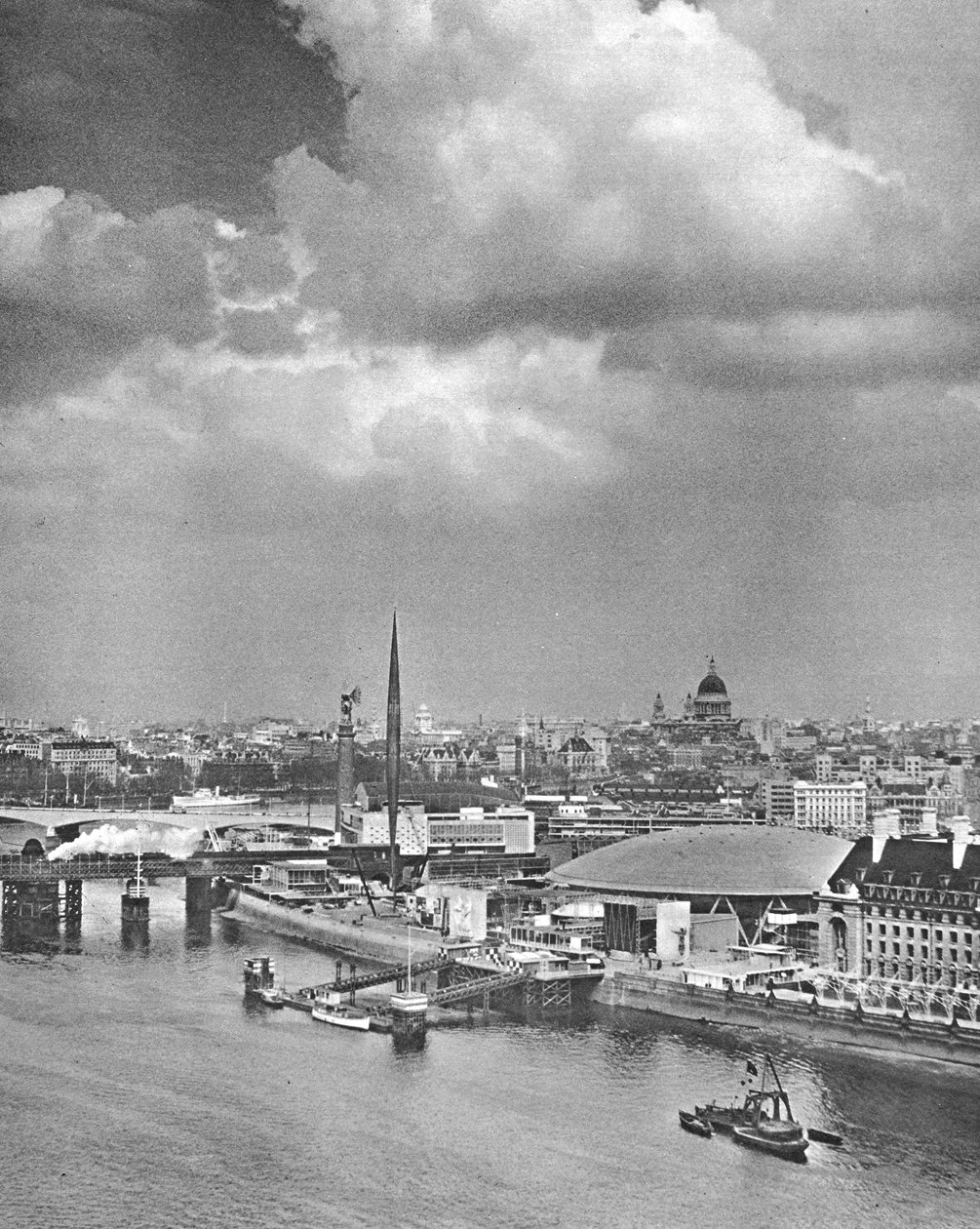 Southbank, 1951 de English Photographer