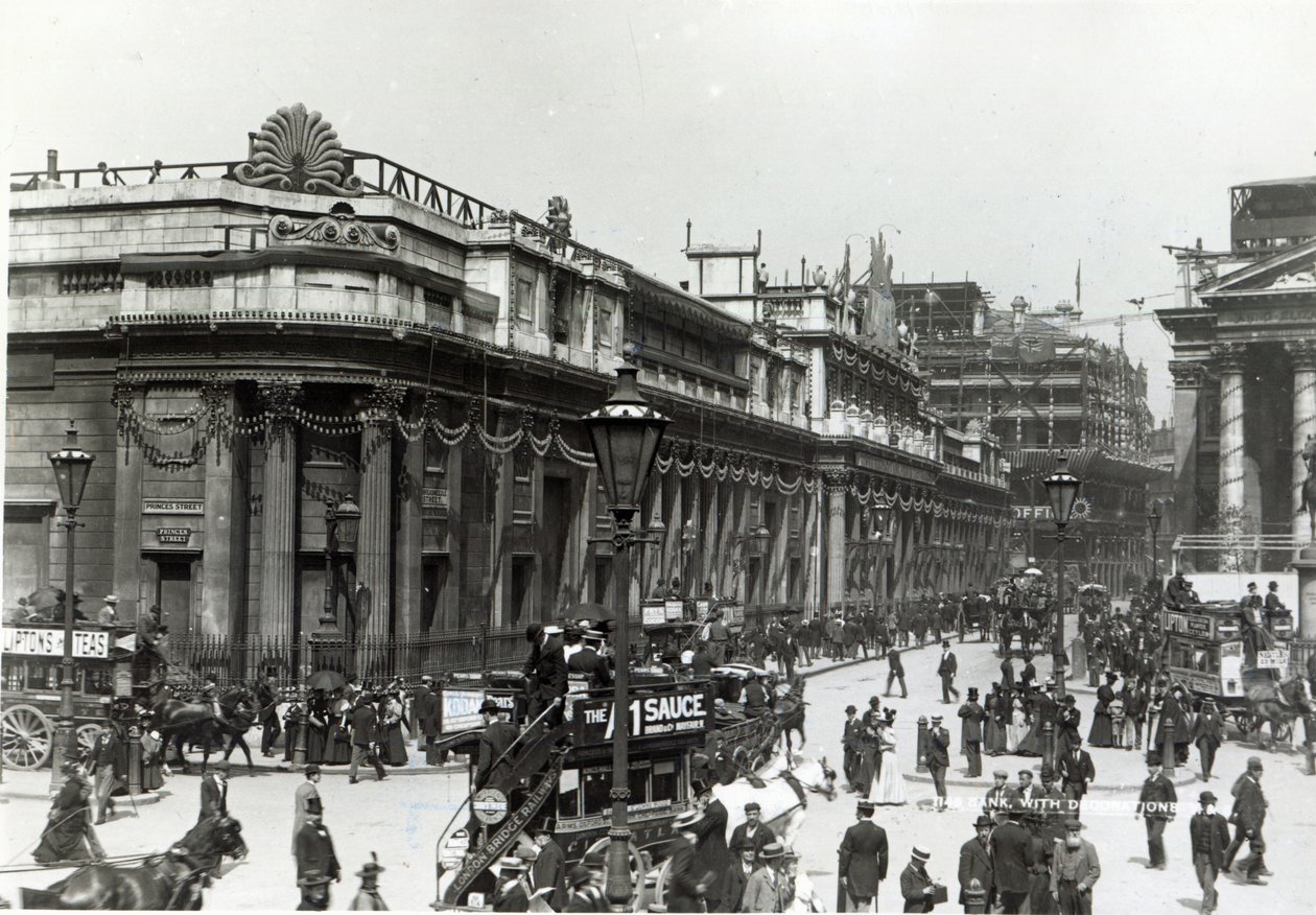 El Banco de Inglaterra decorado para el Jubileo de Diamante de la Reina Victoria, 1897 de English Photographer